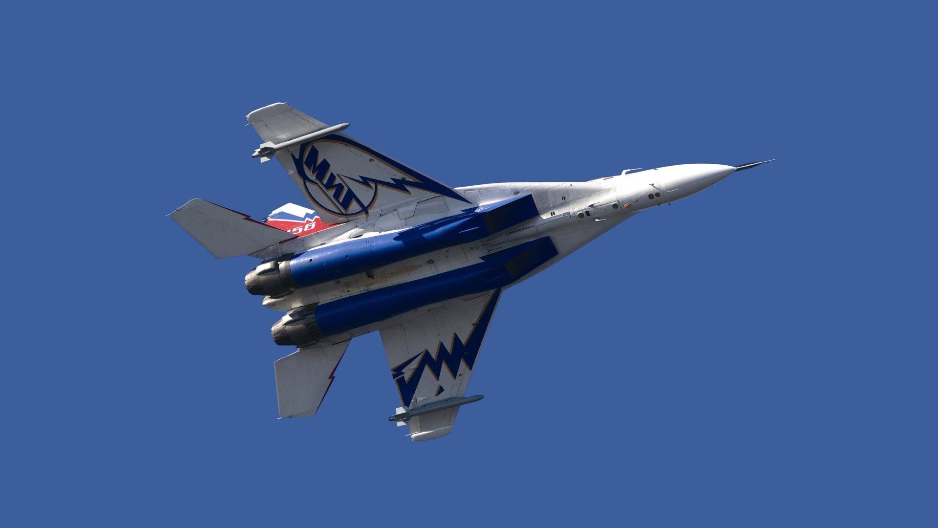 中国男篮内部对抗赛激烈 教练组现场指导，中国男篮教教