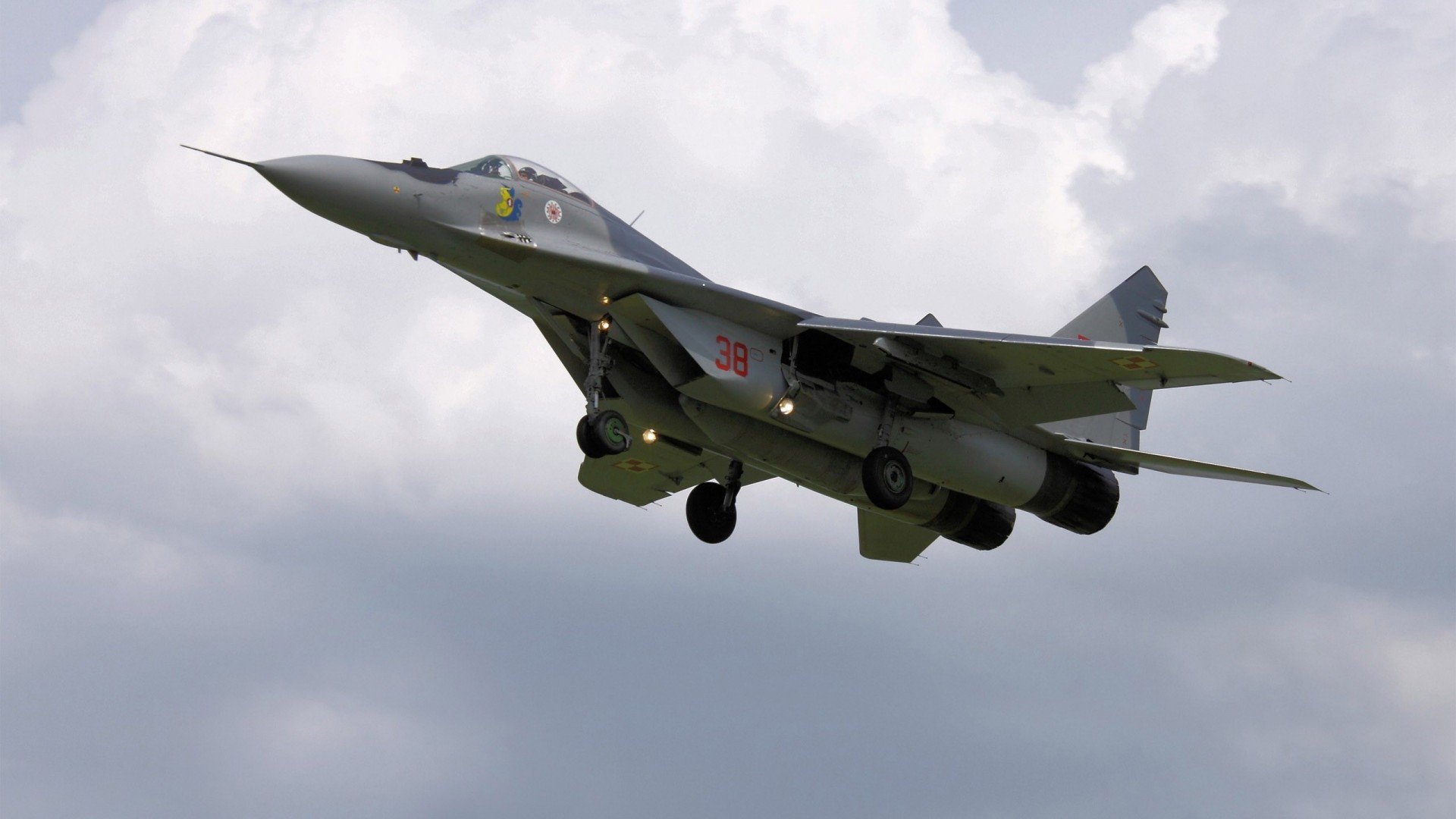 “帕布罗·马特拉的全能防守,助美洲狮队在全球橄榄球赛场中脱颖而出”